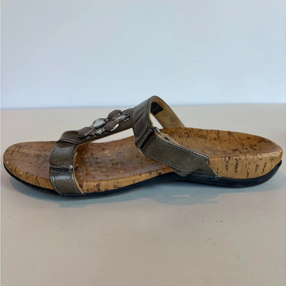Vionic Viviana Bronze Embellished Sandals Size 8